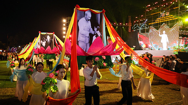 Nghệ An: Tổ chức các hoạt động Lễ hội Làng Sen năm 2023 mang đậm bản sắc văn hóa dân tộc - Ảnh 1.