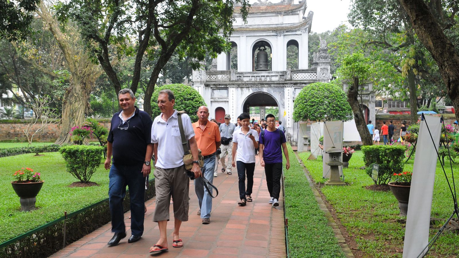 Quảng bá du lịch Hà Nội nhân Hội nghị hợp tác giữa các địa phương Việt Nam - Pháp lần thứ 12 - Ảnh 1.