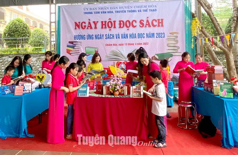 Tuyên Quang: Gần 2.000 đầu sách phục vụ Ngày sách và văn hóa đọc Việt Nam năm 2023 - Ảnh 1.