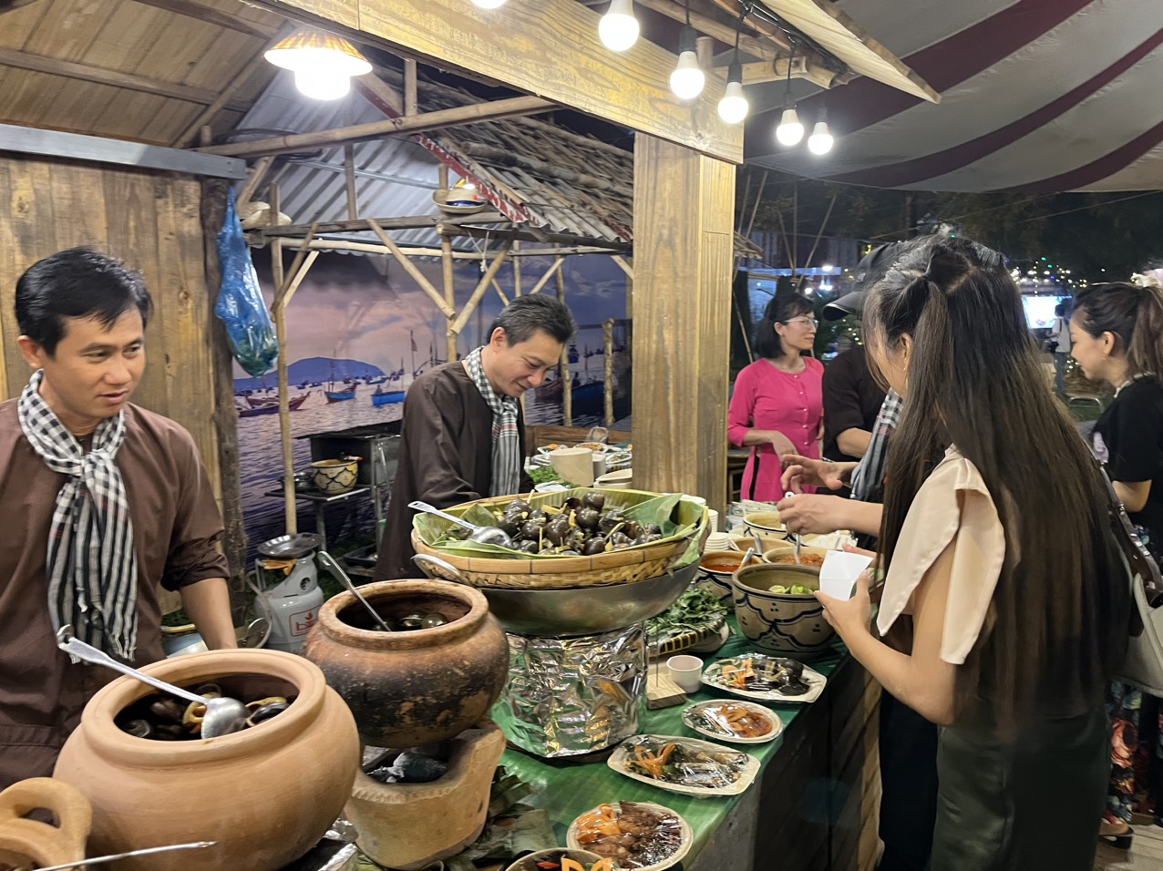 TP Hồ Chí Minh: Hơn 350 món ăn quy tụ tại lễ hội ẩm thực, món ngon - Ảnh 2.