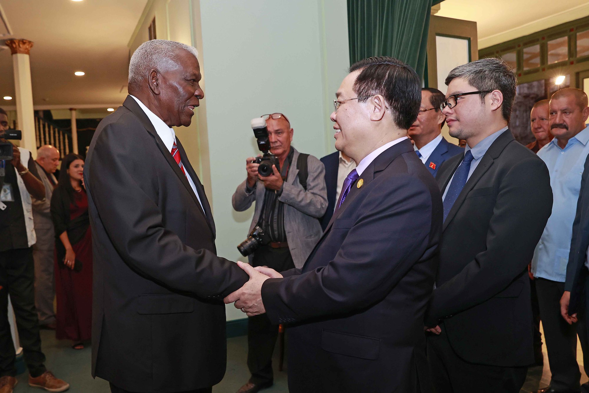 Bộ trưởng Nguyễn Văn Hùng: Việt Nam và Cuba đều giữ được nét đẹp và giá trị của truyền thống và lịch sử dân tộc - Ảnh 2.