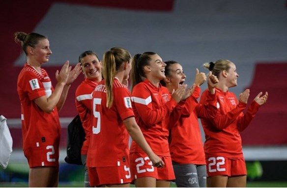 Thụy Sĩ giành quyền đăng cai giải Vô địch bóng đá nữ châu Âu - Ảnh 1.