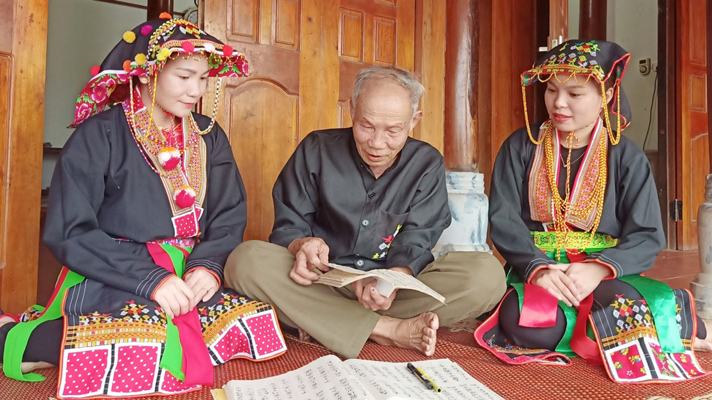 Bắc Giang quan tâm bảo tồn và phát huy giá trị ngôn ngữ các dân tộc thiểu số - Ảnh 1.