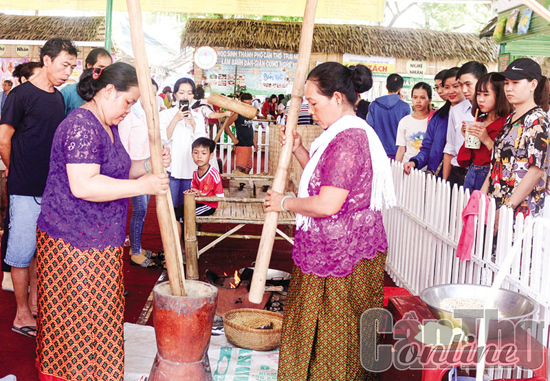 Cần Thơ: Ðể Lễ hội Bánh dân gian Nam Bộ tiếp tục phát triển - Ảnh 2.