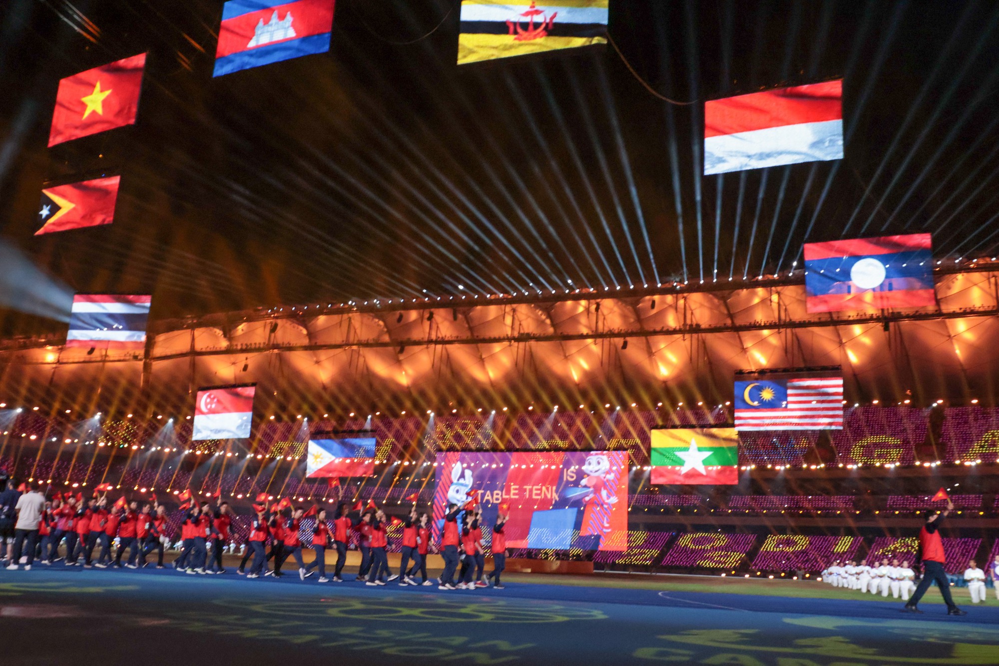 Lễ bế mạc SEA Games 32: Kỳ Đại hội thành công trên nhiều phương diện của nước chủ nhà Campuchia - Ảnh 3.