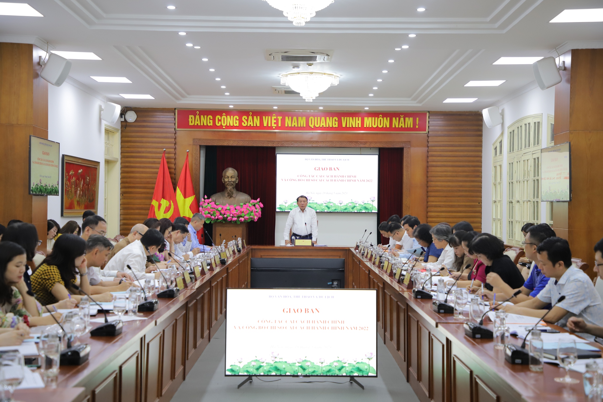 Bộ trưởng Nguyễn Văn Hùng: Chọn khâu đột phá, làm một cách căn cơ, bài bản để tạo ra &quot;cú hích&quot; trong cải cách hành chính - Ảnh 1.
