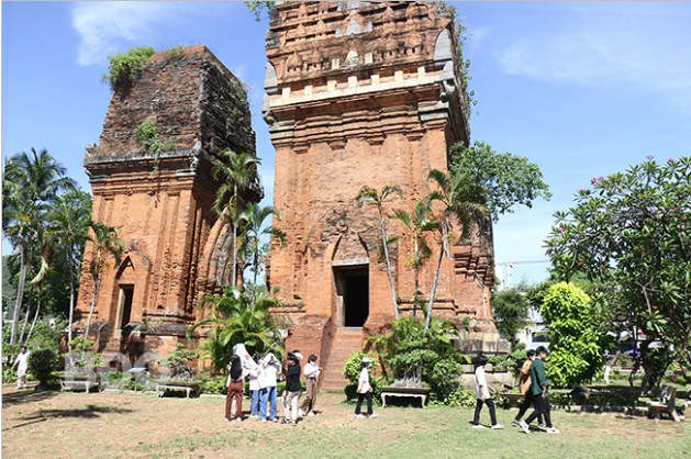 Bình Định: Thí điểm xã hội hóa trong quản lý, khai thác di tích tháp Chăm - Phát huy giá trị phục vụ du lịch - Ảnh 1.