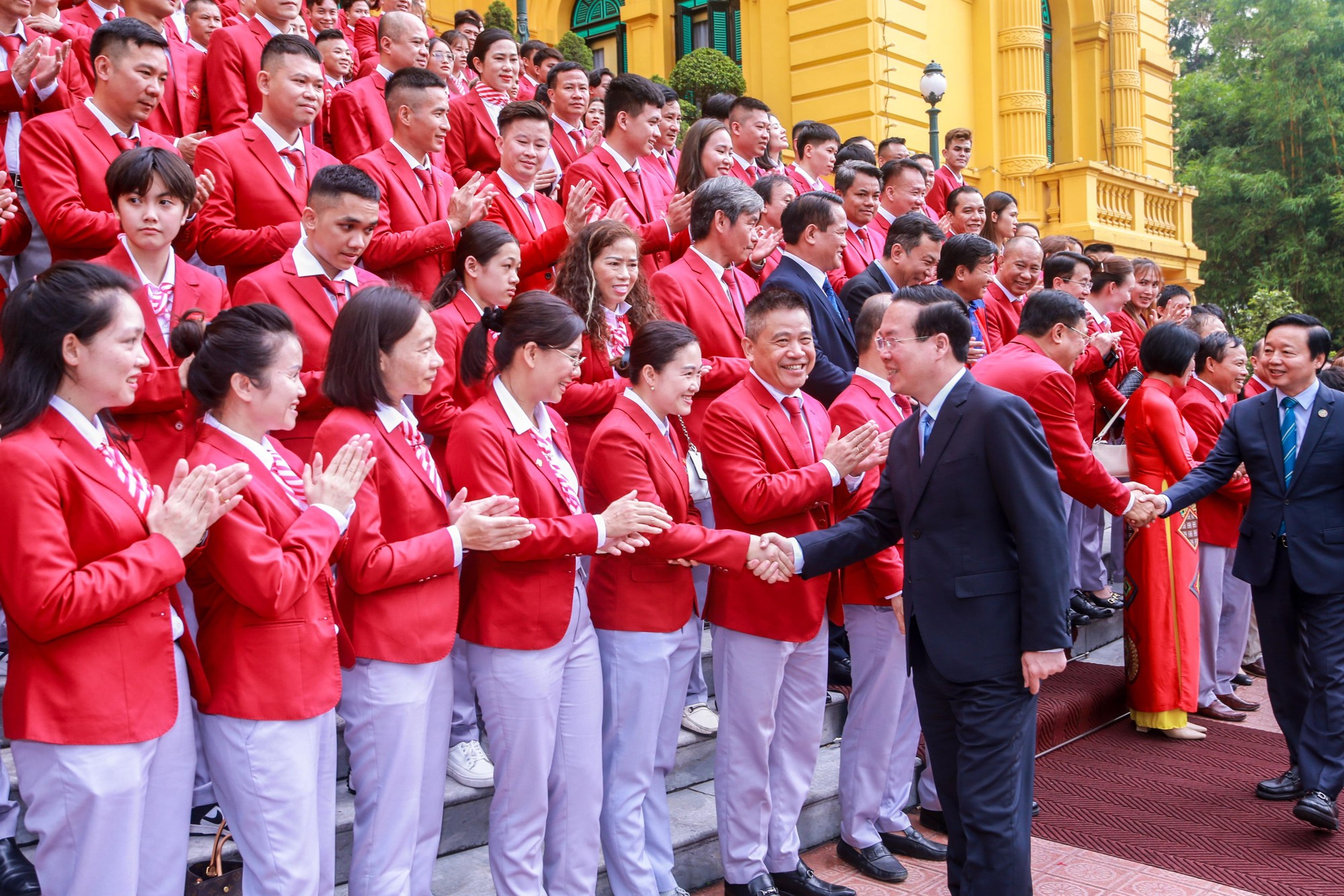 Chủ tịch nước biểu dương Đoàn thể thao Việt Nam sau SEA Games 32 - Ảnh 1.