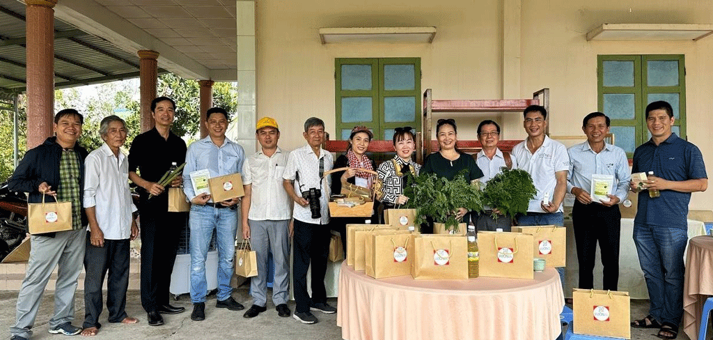 Long An: Phát triển sản phẩm OCOP gắn với du lịch - Ảnh 1.