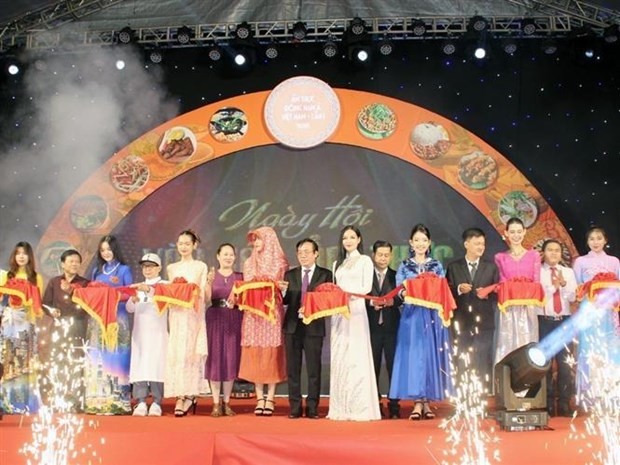 Khai mạc Ngày hội văn hóa, ẩm thực Đông Nam Á - Việt Nam tại TP Hồ Chí Minh - Ảnh 1.