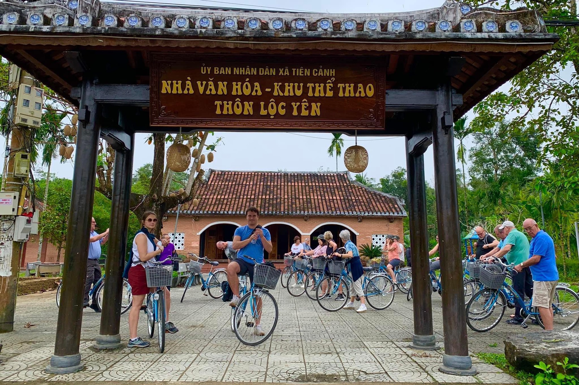 Nhiều hoạt động văn hóa, du lịch hấp dẫn tại Làng cổ Lộc Yên  - Ảnh 2.