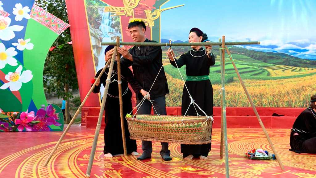 Quảng Ninh: Phát triển sản phẩm du lịch văn hóa, trình diễn - Ảnh 1.