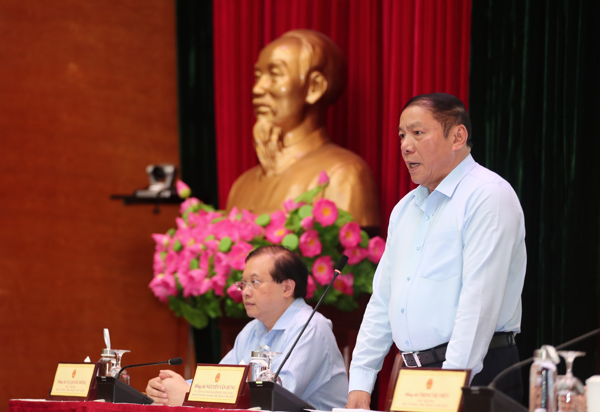 Bộ trưởng Nguyễn Văn Hùng: &quot;Không né tránh, chọn việc dễ bỏ việc khó&quot; - Ảnh 2.