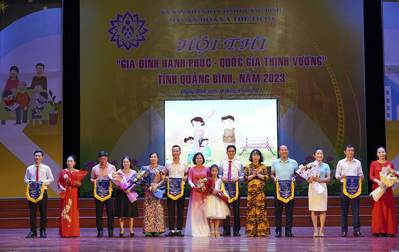 Quảng Bình tổ chức nhiều hoạt động văn hoá, thể thao chào mừng ngày Gia đình Việt Nam - Ảnh 1.