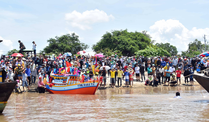 Trà Vinh: Lễ hội Cúng biển Mỹ Long - tiềm năng phát triển du lịch - Ảnh 2.