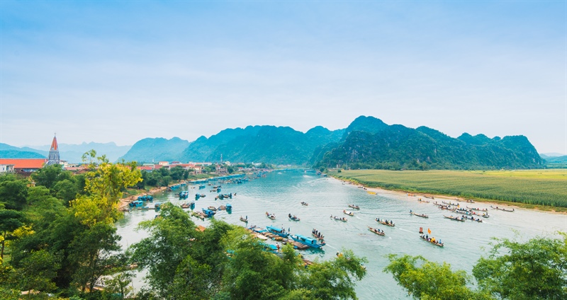 Quảng Bình phát triển trọng điểm bốn cụm du lịch “đặc biệt” - Ảnh 1.