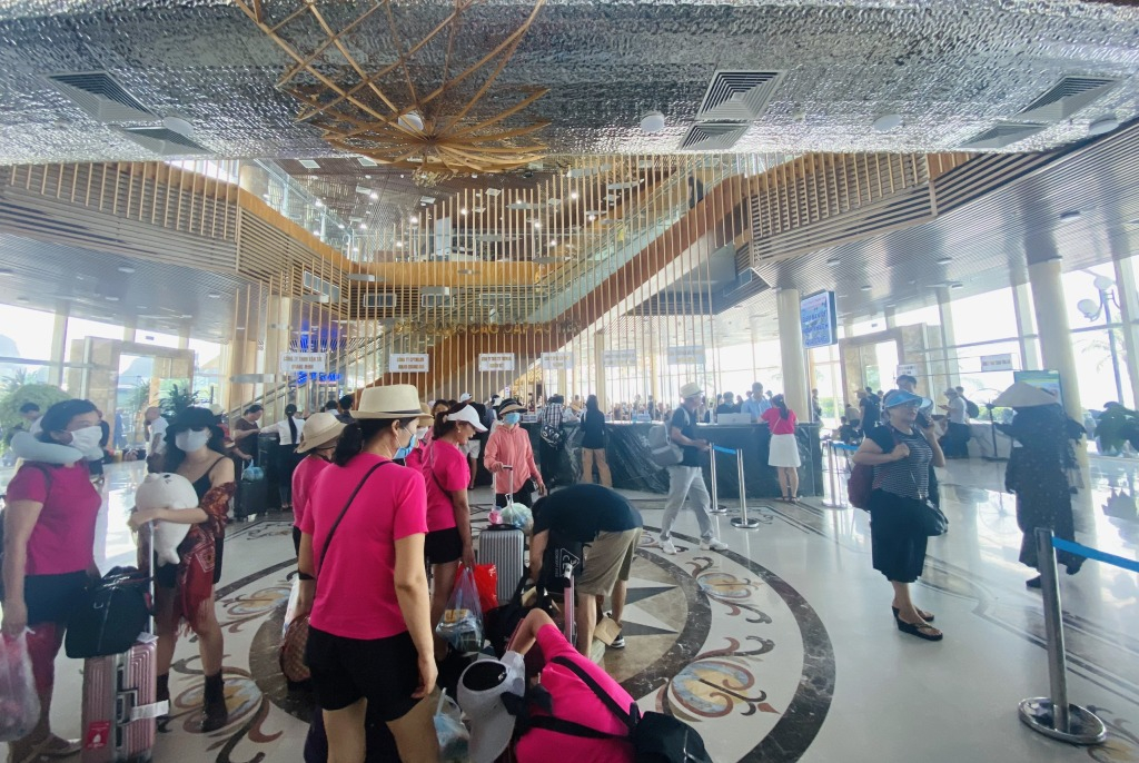 Quảng Ninh: Tăng sức hút cho du lịch biển đảo - Ảnh 2.