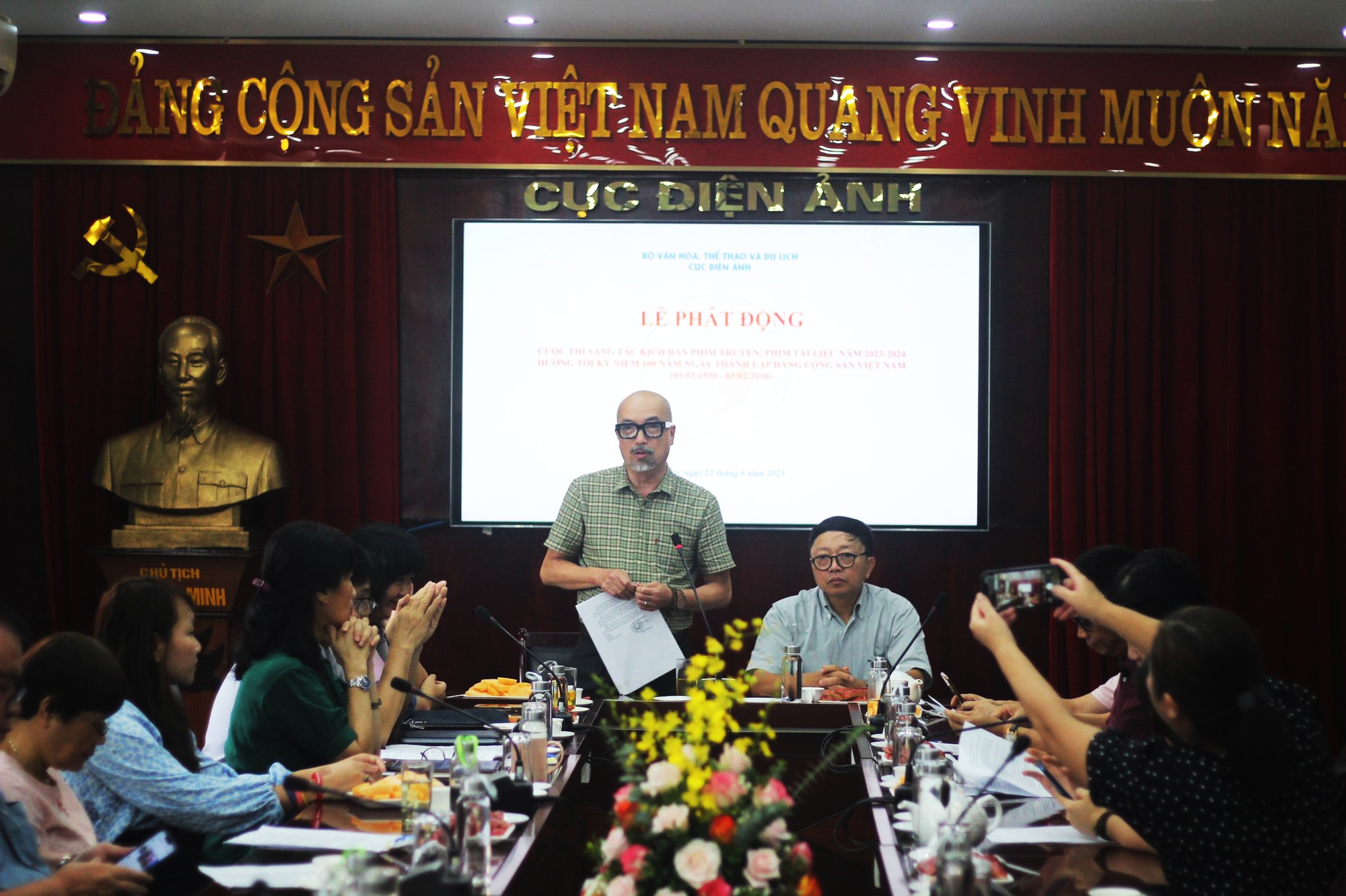Phát động Cuộc thi Sáng tác kịch bản phim truyện, phim tài liệu kỷ niệm 100 năm Ngày thành lập Đảng Cộng sản Việt Nam - Ảnh 1.