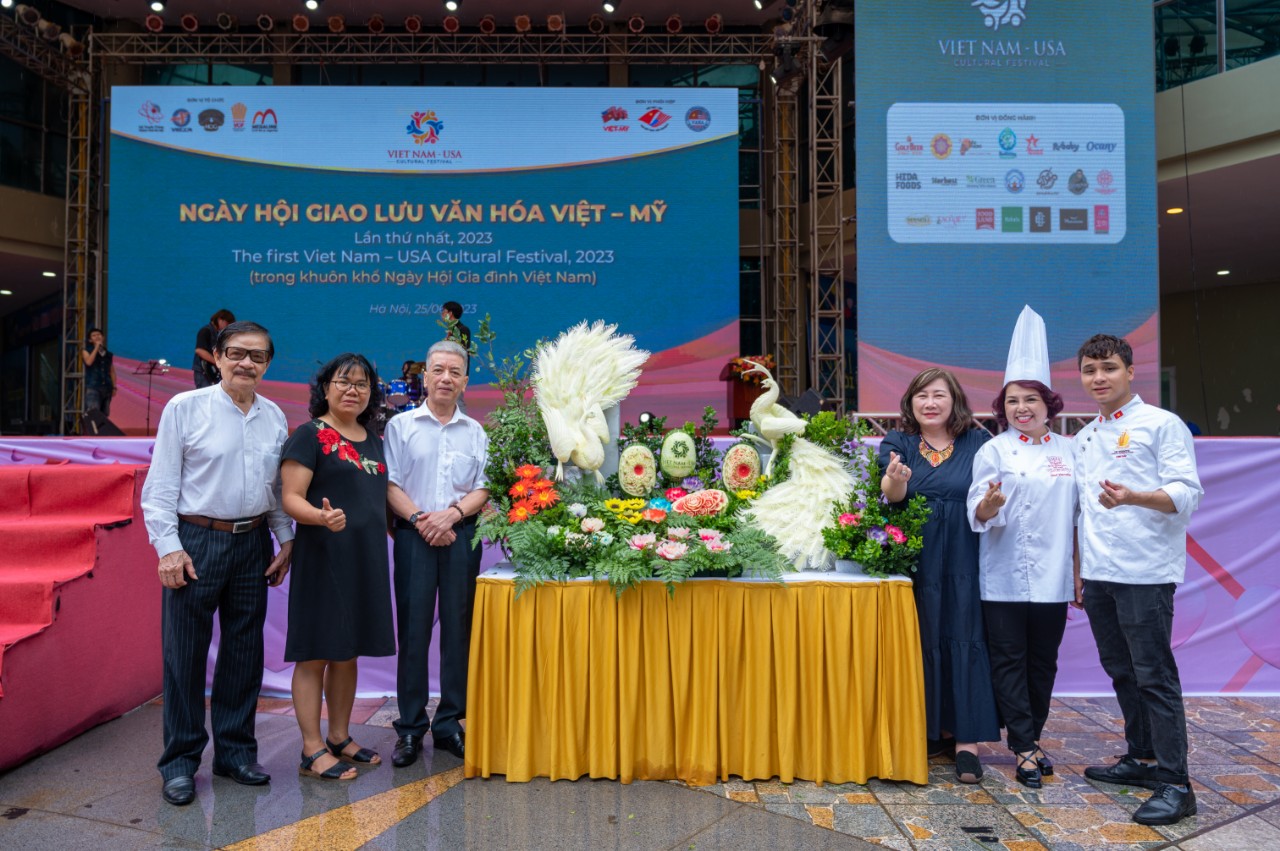 Nhiều hoạt động thú vị trong Ngày hội giao lưu văn hóa Việt – Mỹ  - Ảnh 1.