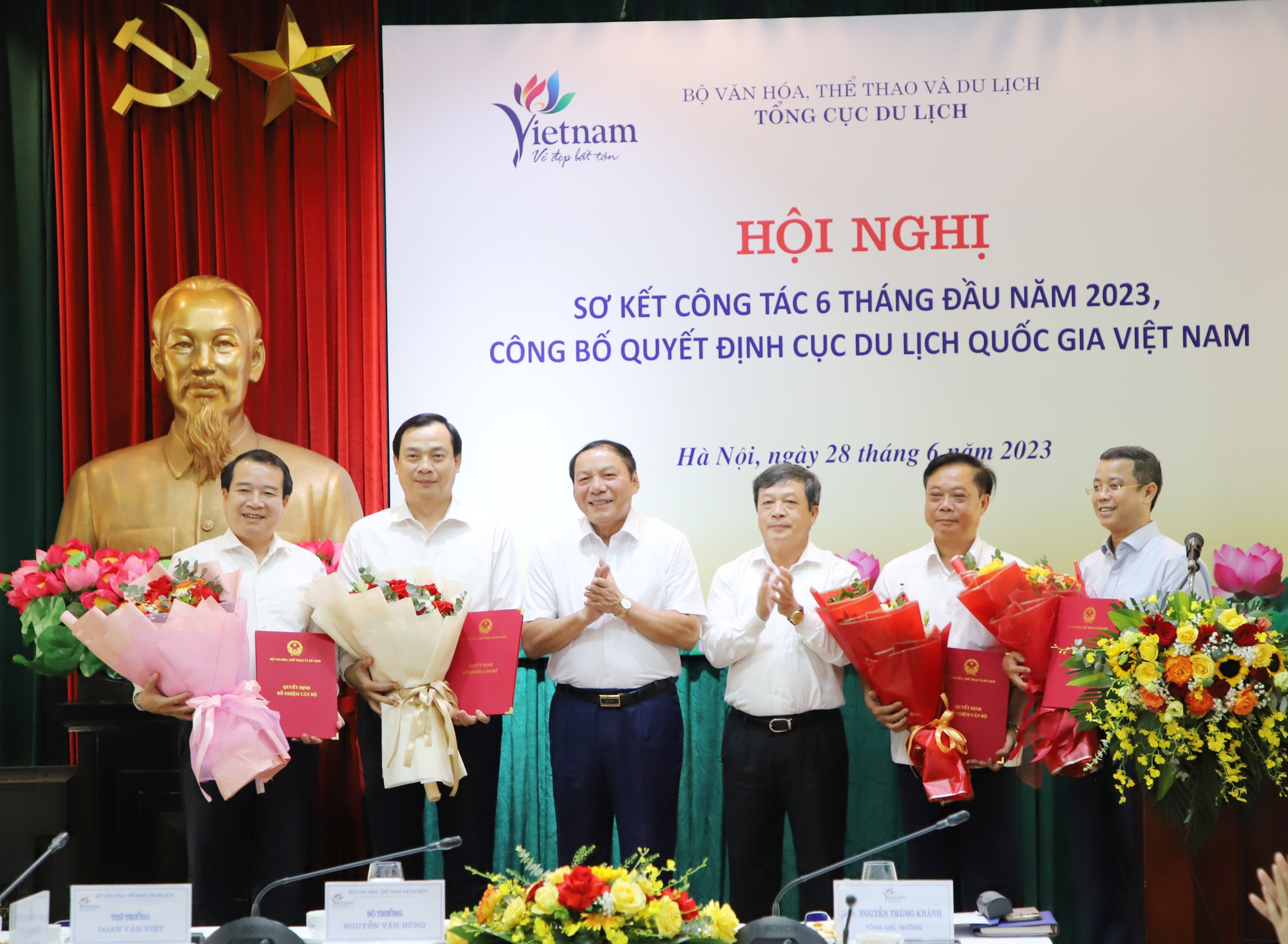 Bộ trưởng Nguyễn Văn Hùng: Ngành Du lịch phải có tư duy mới, cách tiếp cận mới - Ảnh 1.