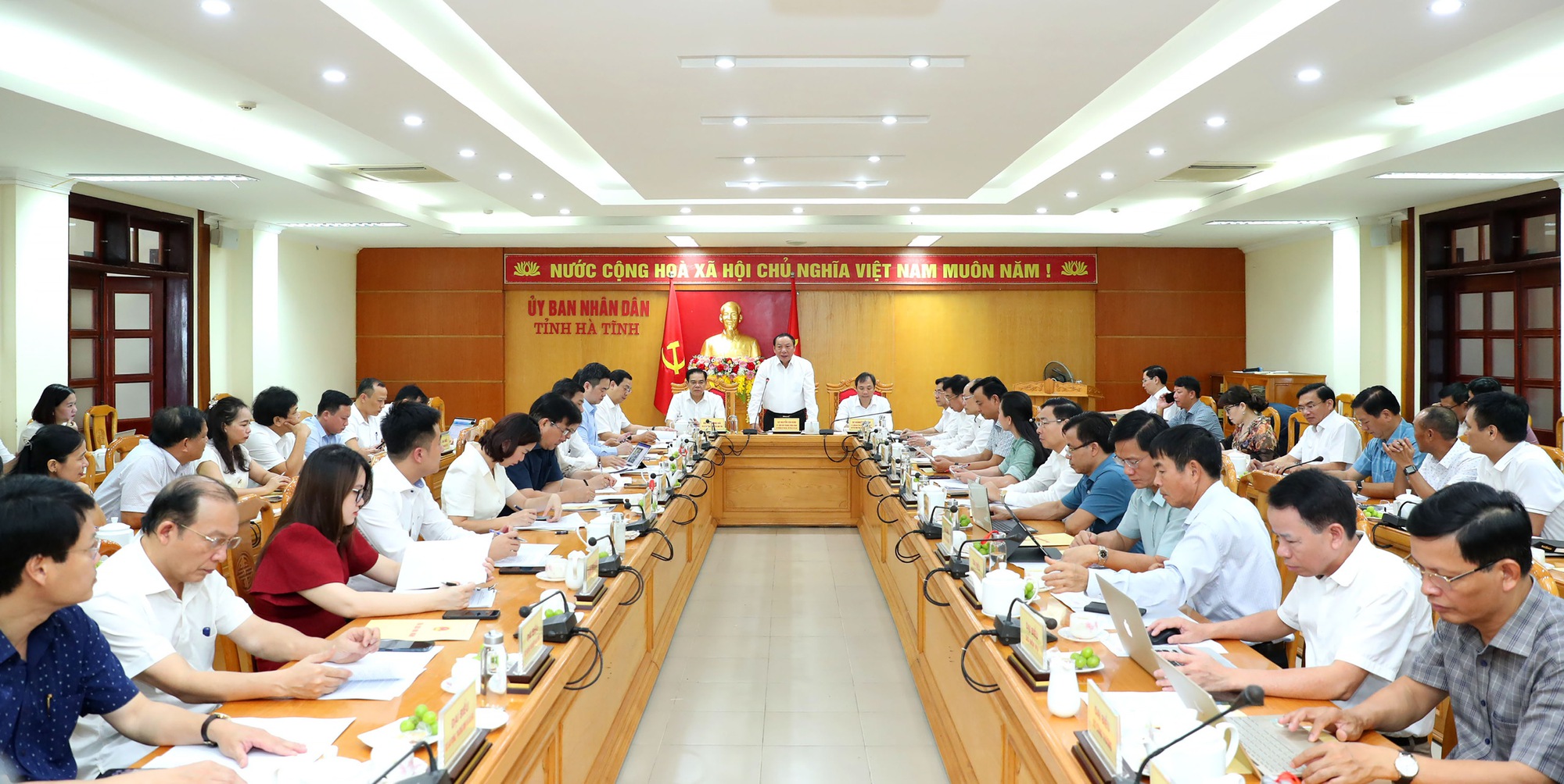 Bộ trưởng Nguyễn Văn Hùng: Bộ VHTTDL luôn ủng hộ, đồng hành để &quot;đánh thức&quot; những tiềm năng của núi Hồng, sông La, con người Hà Tĩnh - Ảnh 1.