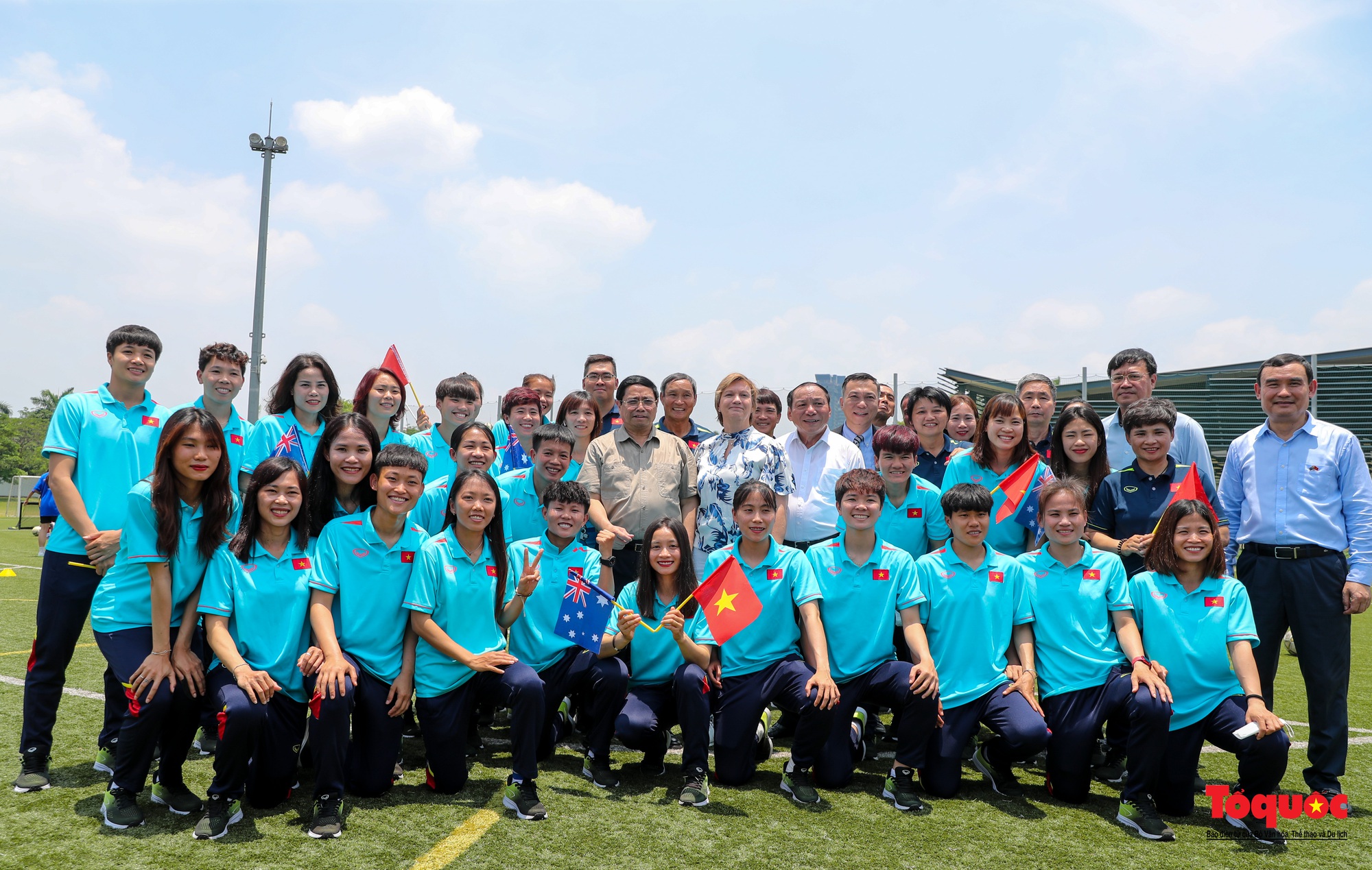 Thủ tướng Phạm Minh Chính và Thủ tướng Anthony Albanese thăm, động viên đội tuyển bóng nữ - Ảnh 14.