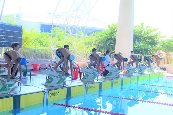 Hơn 300 vận động viên tranh tài tại Giải Bơi - Lặn trẻ vô địch quốc gia 2023 - Ảnh 1.