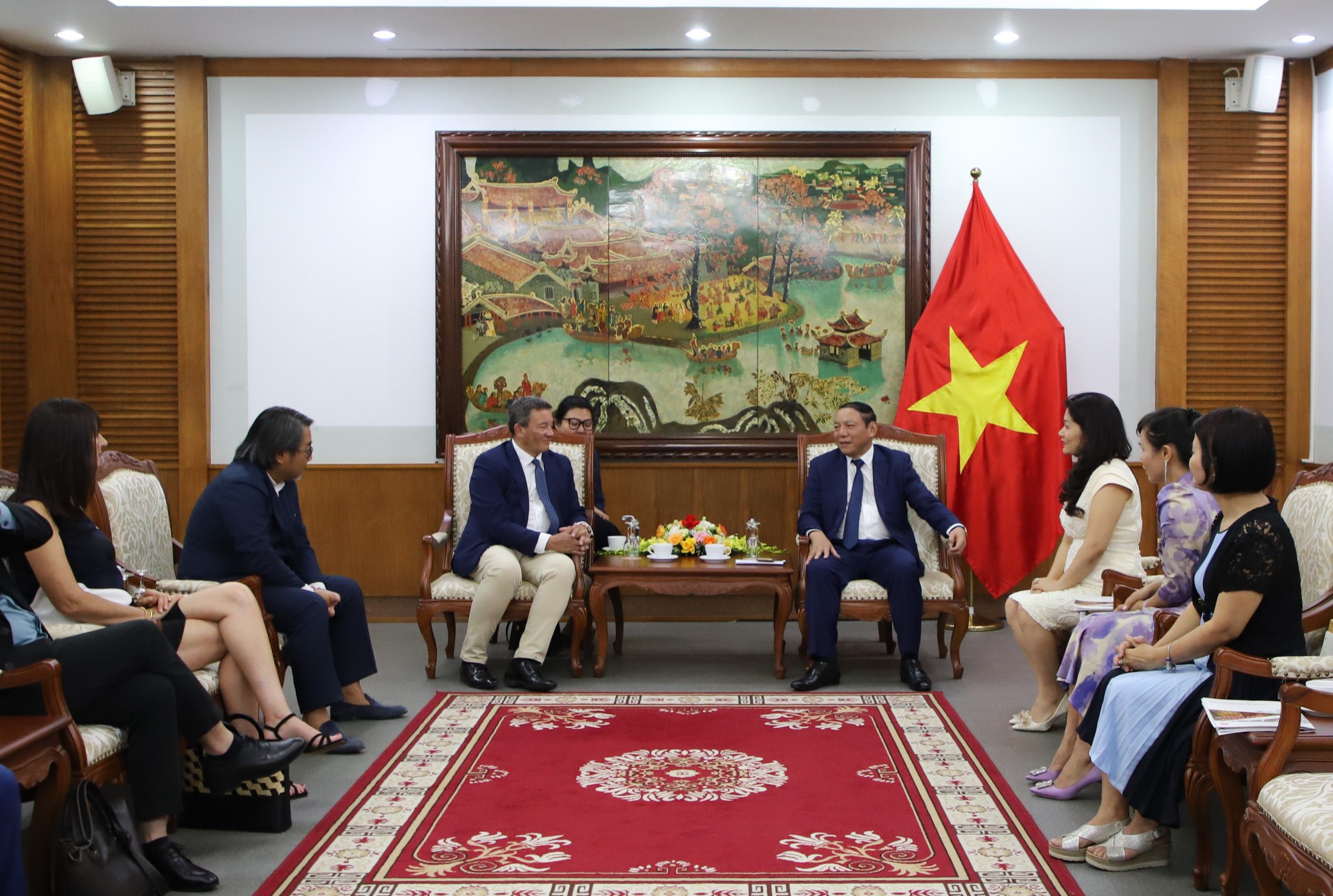 Thúc đẩy hợp tác lĩnh vực văn hóa nghệ thuật giữa Việt Nam-Pháp - Ảnh 1.