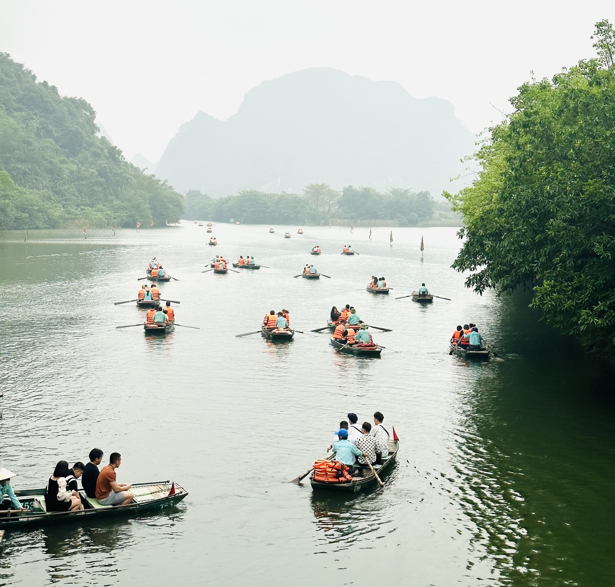 Để Tràng An giữ vững danh hiệu Di sản Văn hóa và Thiên nhiên thế giới - Ảnh 1.