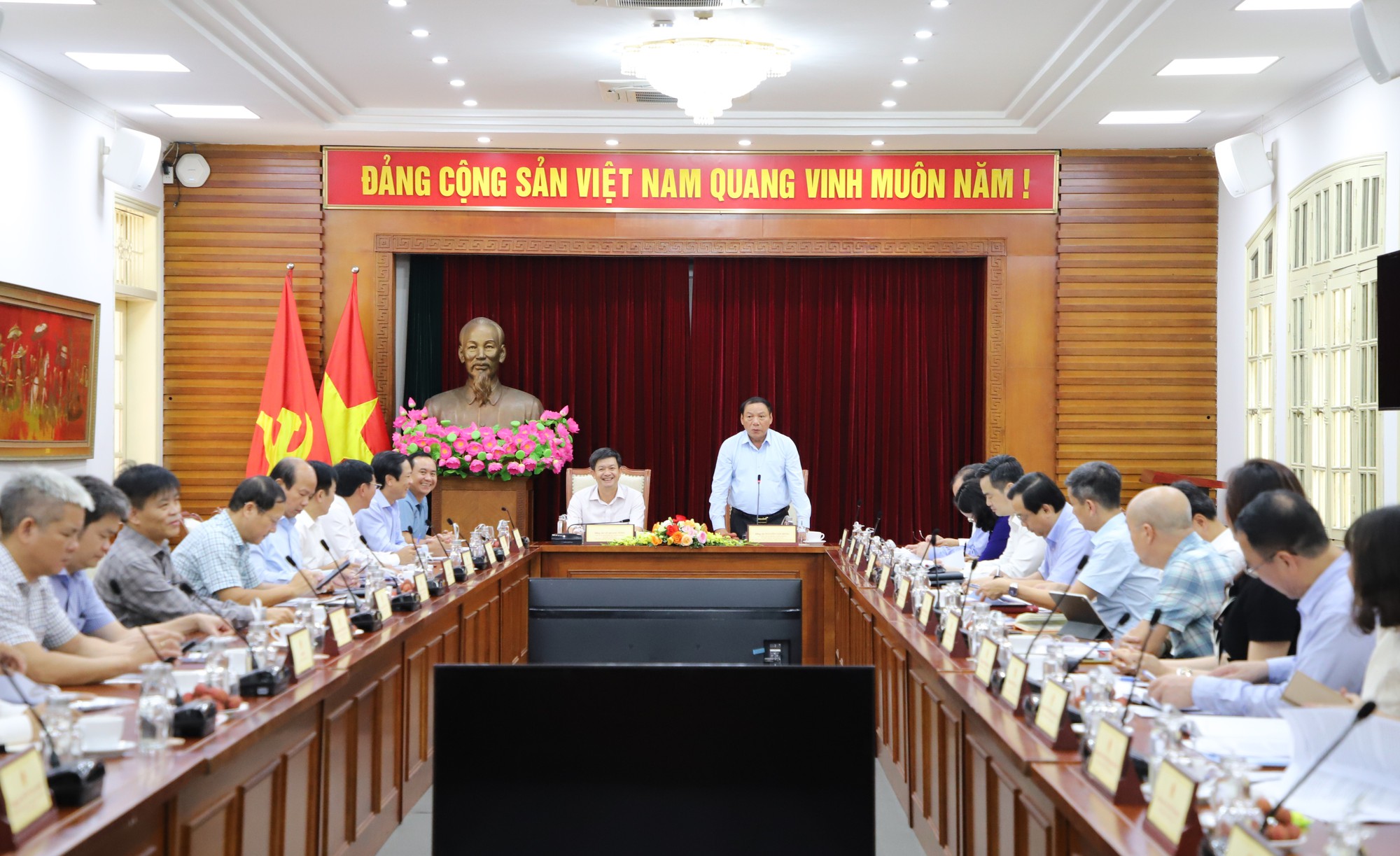 Bộ trưởng Nguyễn Văn Hùng: Nhân lên sức mạnh từ văn hoá và bằng văn hoá để phát triển tỉnh Quảng Trị - Ảnh 1.