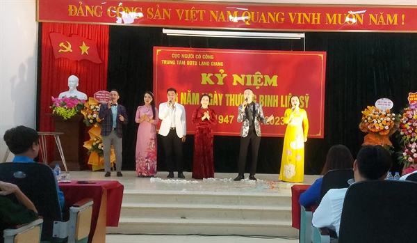 Nghệ sĩ Bộ VHTTDL biểu diễn nghệ thuật phục vụ thương, bệnh binh tại Bắc Giang - Ảnh 6.