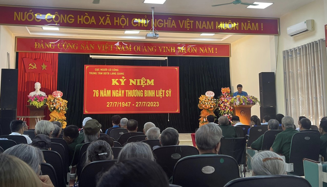 Công đoàn Bộ VHTTDL thăm, tặng quà tri ân và biểu diễn nghệ thuật tại Bắc Giang - Ảnh 3.