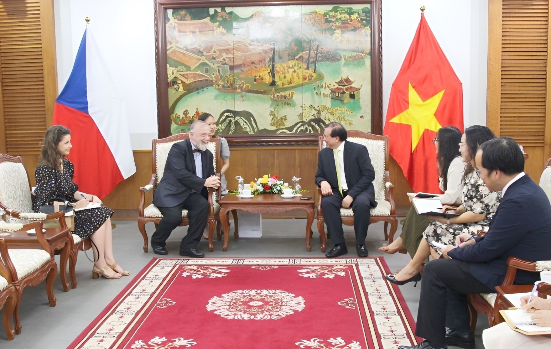 Thúc đẩy hợp tác Việt Nam - Cộng hoà Séc thông qua cầu nối văn hoá - Ảnh 1.