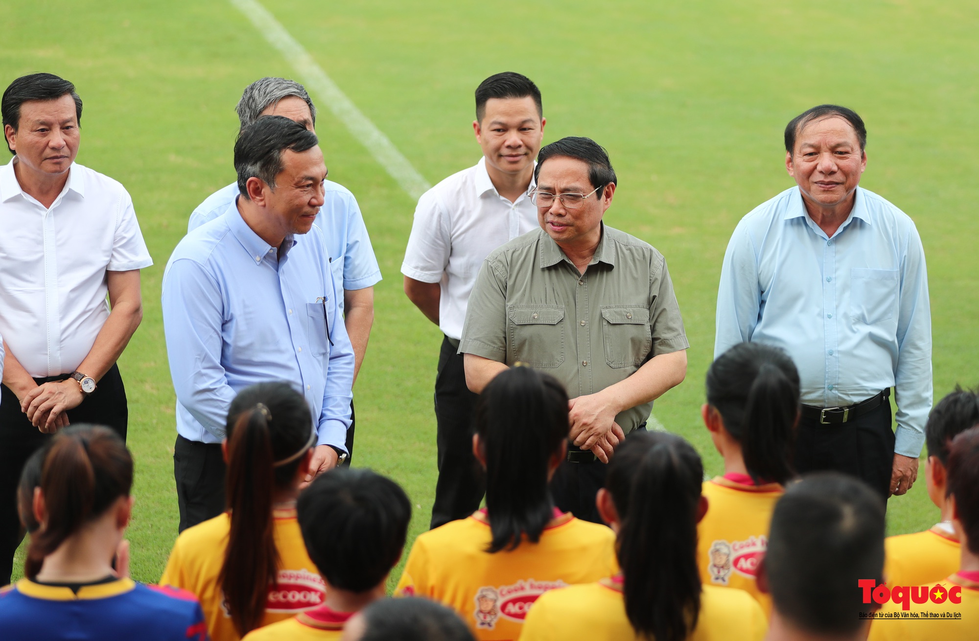 Thủ tướng gặp mặt, động viên Đội tuyển bóng đá nữ trước khi lên đường dự World Cup 2023 - Ảnh 9.