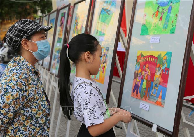 Hải Phòng: Trao giải và khai mạc Triển lãm tranh thiếu nhi hè 2023 - Ảnh 2.