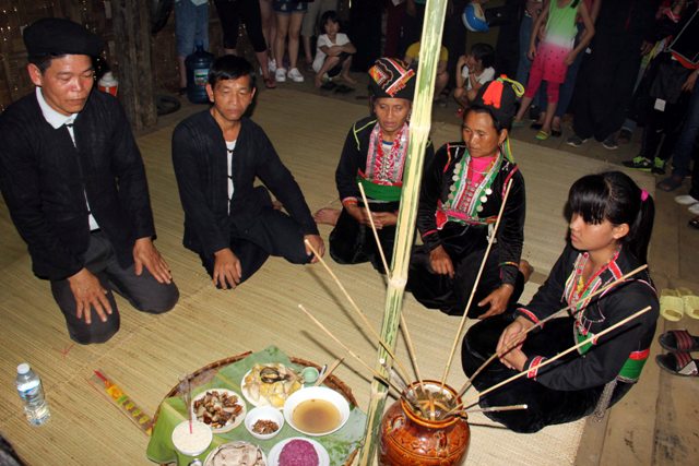 Tháng 8 về Làng trải nghiệm nét văn hóa truyền thống - Ảnh 2.