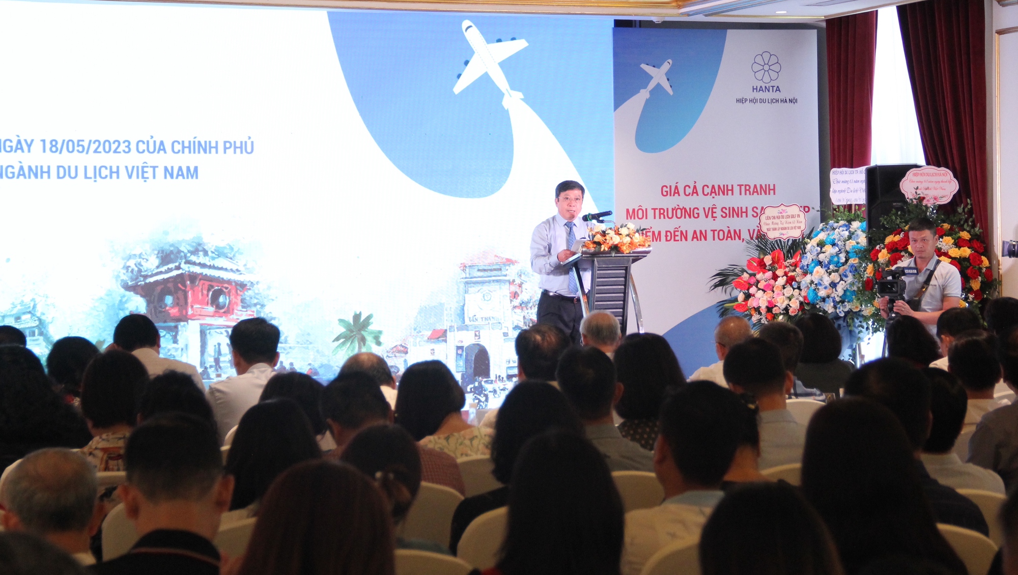 Thứ trưởng Đoàn Văn Việt: &quot;Du lịch Việt Nam nhất định sẽ sớm phục hồi và trở lại đà tăng trưởng&quot; - Ảnh 2.