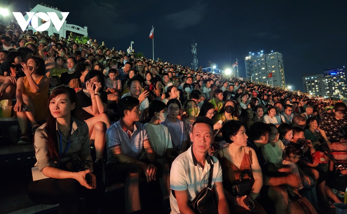 Lễ hội pháo hoa quốc tế - &quot;cú hích&quot; cho du lịch Đà Nẵng - Ảnh 3.