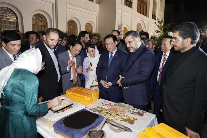 Chủ tịch Quốc hội Vương Đình Huệ dự khai mạc Tuần lễ Văn hóa Việt Nam tại Iran - Ảnh 2.