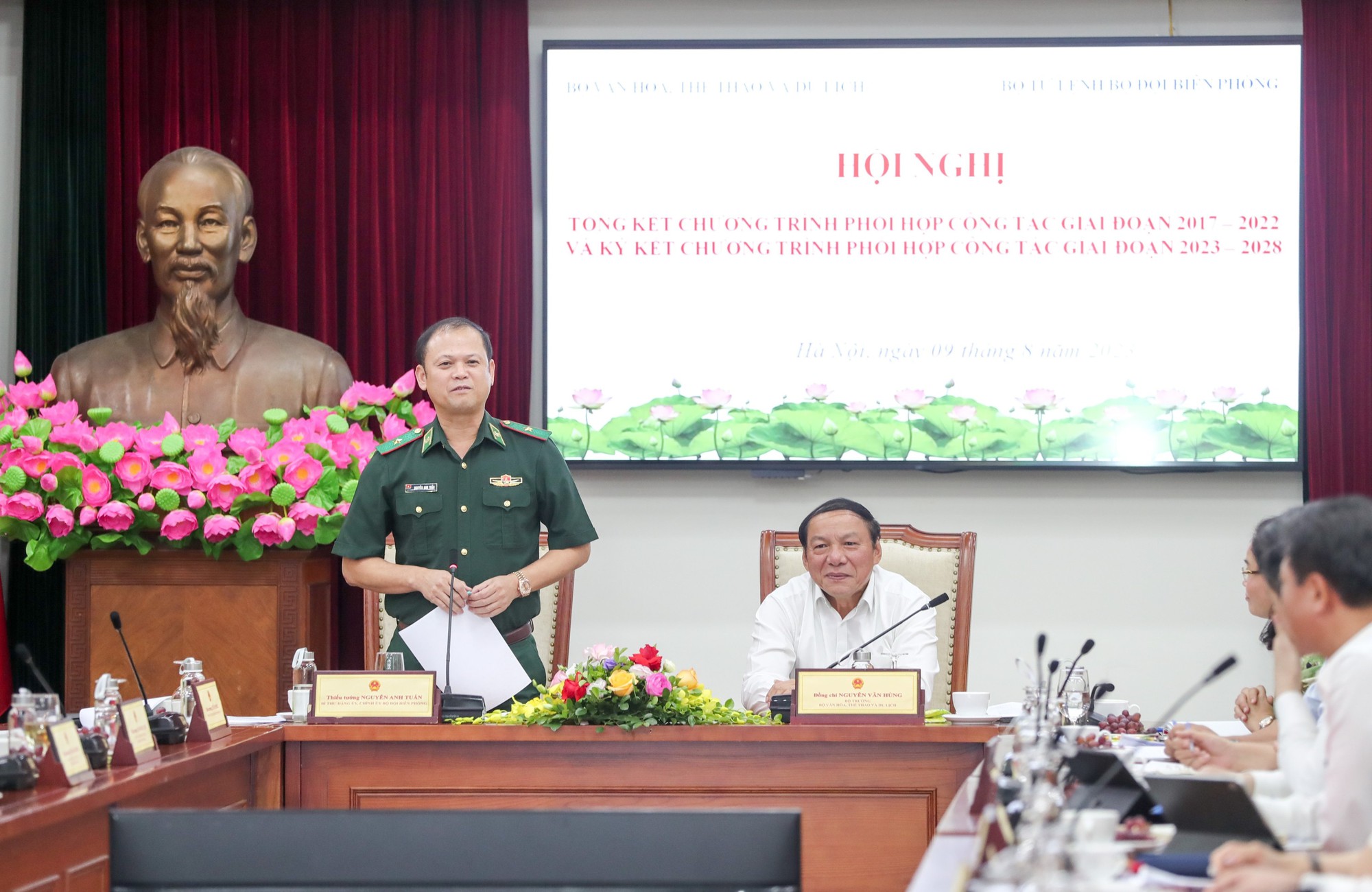 Bộ trưởng Nguyễn Văn Hùng: Đưa "ánh sáng" của Văn hóa đến gần hơn nữa vùng sâu vùng xa, vùng biên giới, hải đảo - Ảnh 5.
