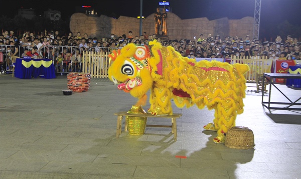 Liên hoan lân, sư, rồng đất võ Quy Nhơn - Bình Định: Hơn 30 CLB trong nước tranh tài - Ảnh 2.