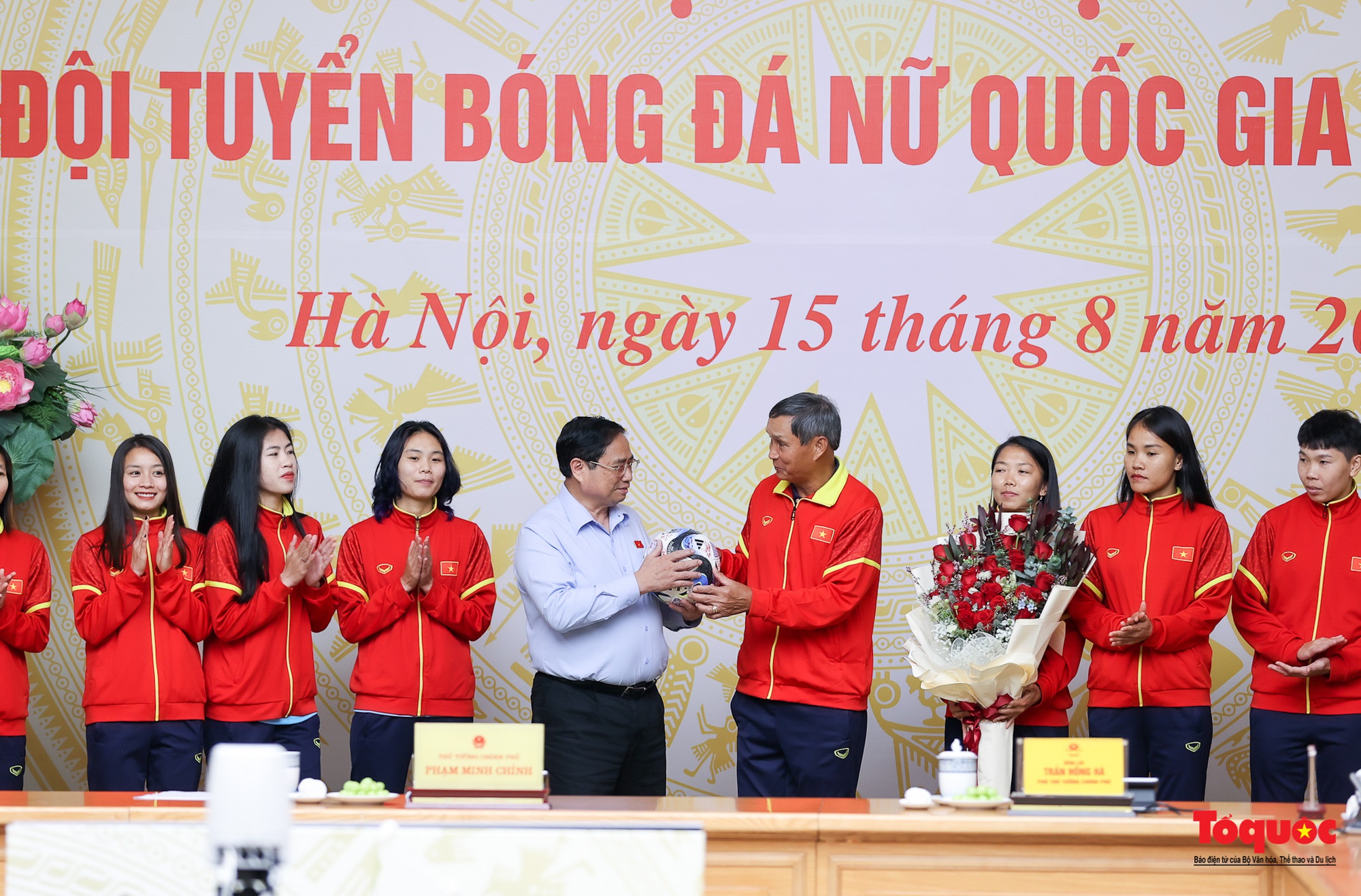 Chùm ảnh: Thủ tướng Phạm Minh Chính gặp mặt, biểu dương Đội tuyển bóng đá nữ Quốc gia Việt Nam - Ảnh 9.