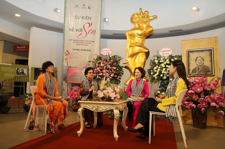 Bảo tàng Phụ nữ Việt Nam tiếp nhận tranh chân dung bà Nguyễn Thị Định làm từ lá sen - Ảnh 2.