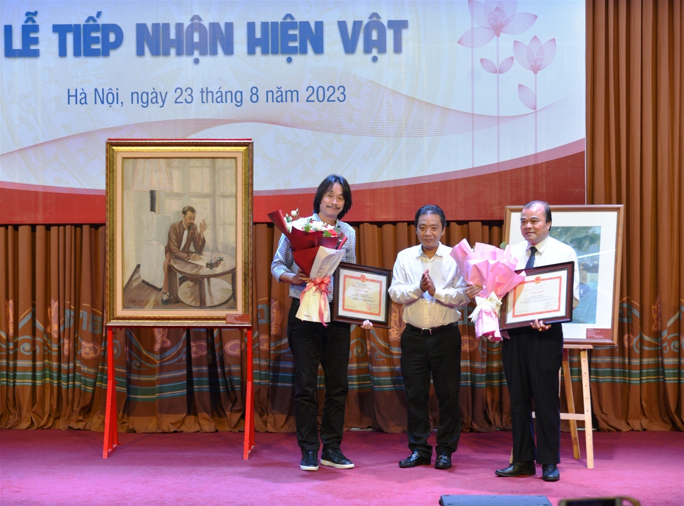 Bảo tàng Hồ Chí Minh tổ chức Lễ tiếp nhận các tác phẩm nghệ thuật về Chủ tịch Hồ Chí Minh của họa sĩ Văn Giáo - Ảnh 8.