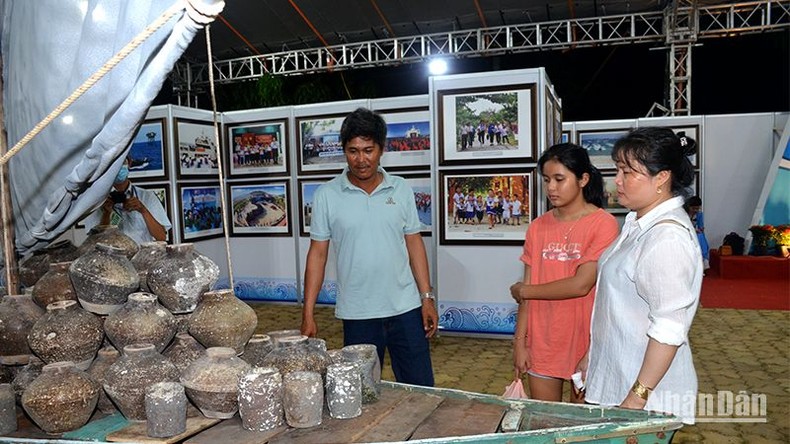 Khai mạc Triển lãm “Di sản văn hóa biển, đảo Việt Nam” - Ảnh 8.