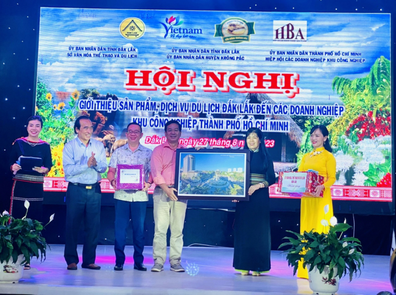 Hội nghị giới thiệu sản phẩm, dịch vụ du lịch Đắk Lắk đến các doanh nghiệp Khu công nghiệp thành phố Hồ Chí Minh - Ảnh 4.