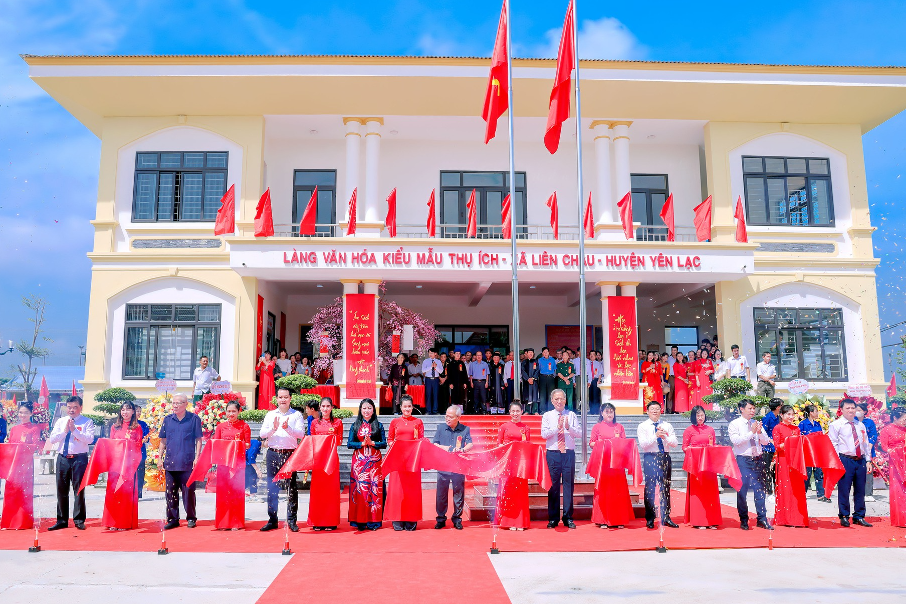 Vĩnh Phúc  khánh thành thiết chế văn hóa, thể thao Làng văn hóa kiểu mẫu thôn Thụ Ích, xã Liên Châu, huyện Yên Lạc - Ảnh 2.