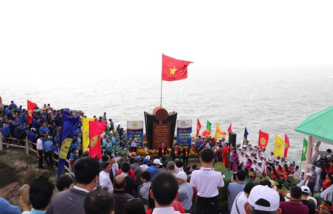 Từng bước đưa ngành du lịch Phú Yên trở thành ngành kinh tế mũi nhọn - Ảnh 1.