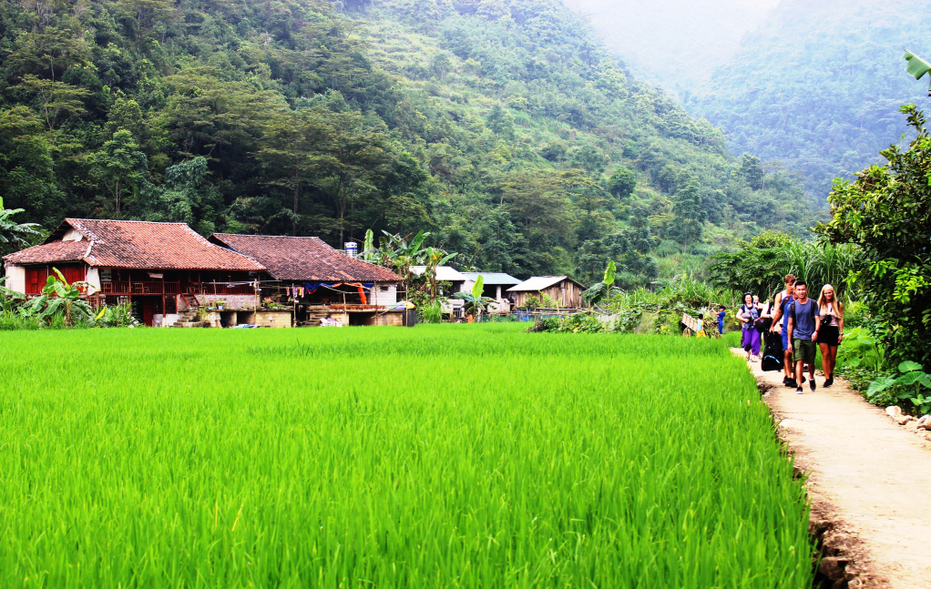Cao Bằng: Toàn tỉnh có 300 cơ sở lưu trú du lịch - Ảnh 1.