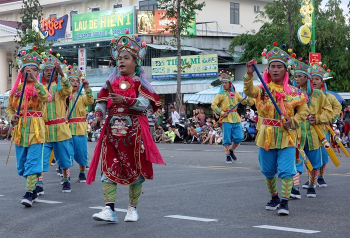 Độc đáo Lễ hội đường phố Sắc màu Bình Thuận - Ảnh 1.